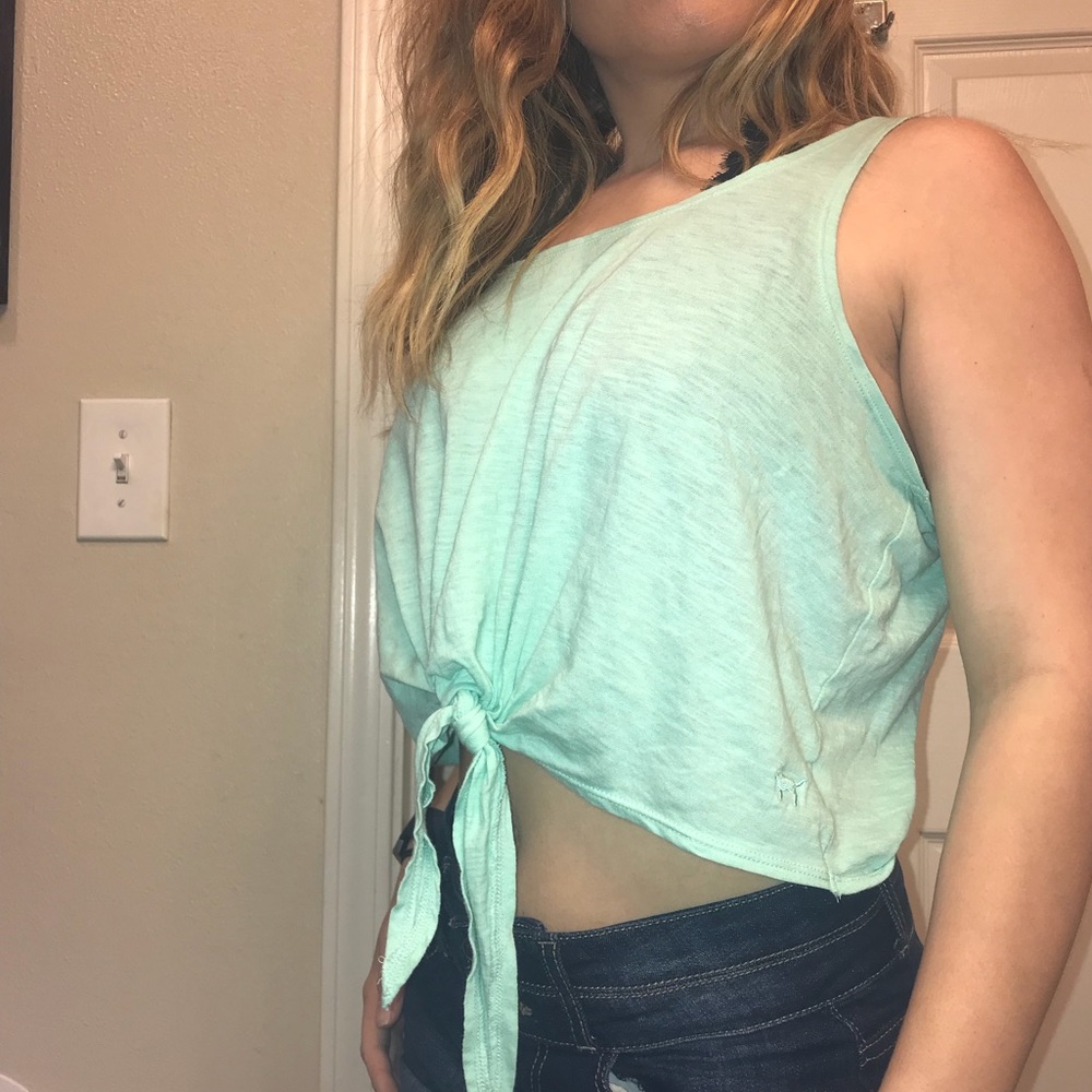 ⬇️$18 PINK Victoria’s Secret Mint Green Cropped